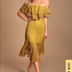 NWT Lulus off shoulder golden lace midi dress S